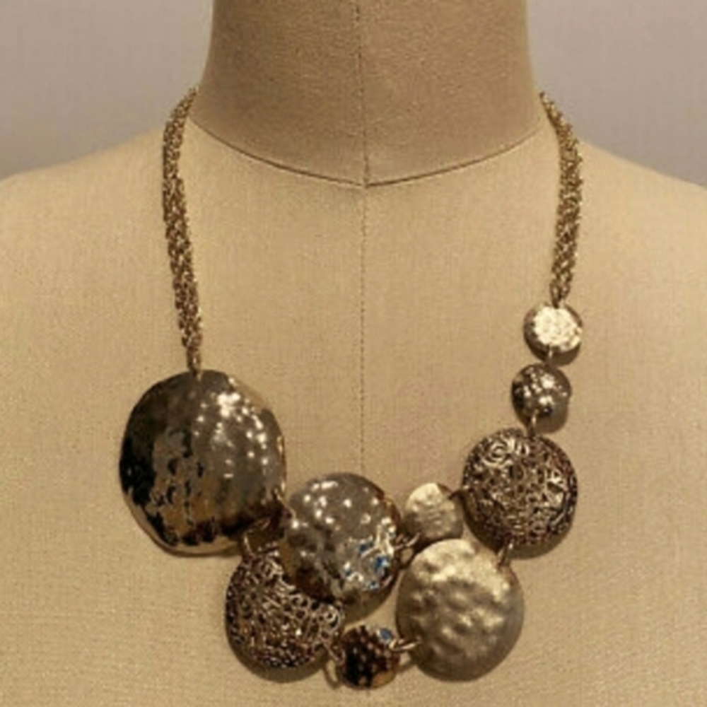 ❗️SOLD❗️Kendra Scott Lena Bib Gold Necklace - Picture 1 of 4